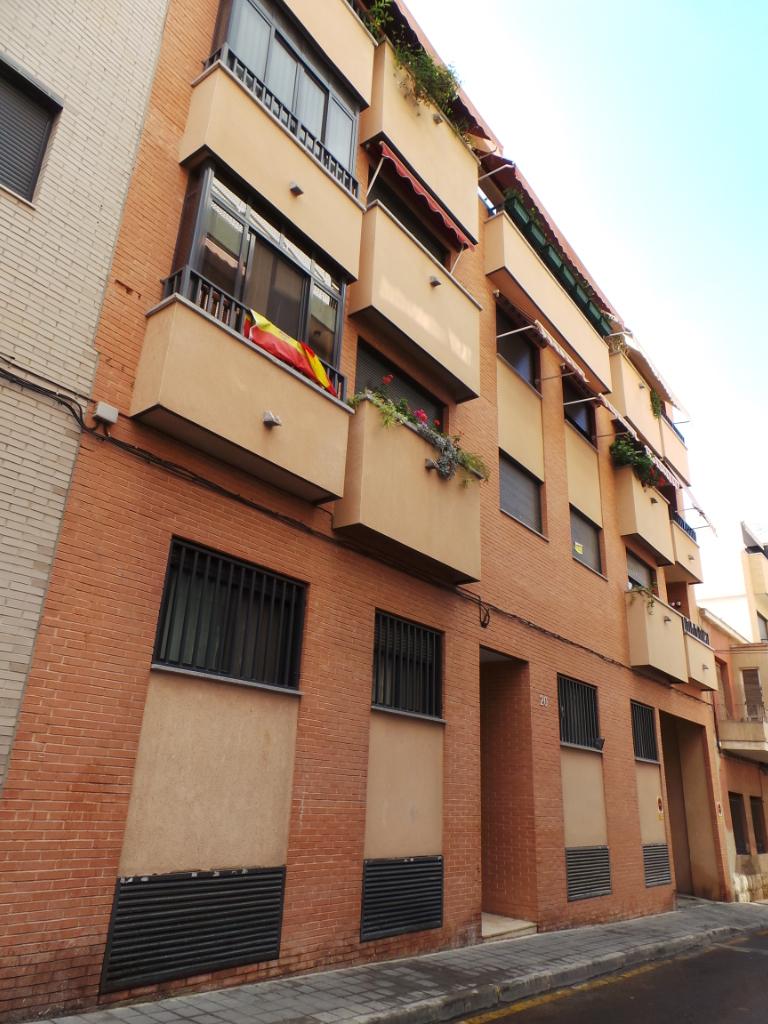 Fachada de Garaje