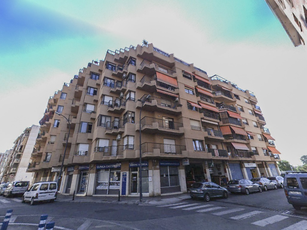 Fachada de Garaje