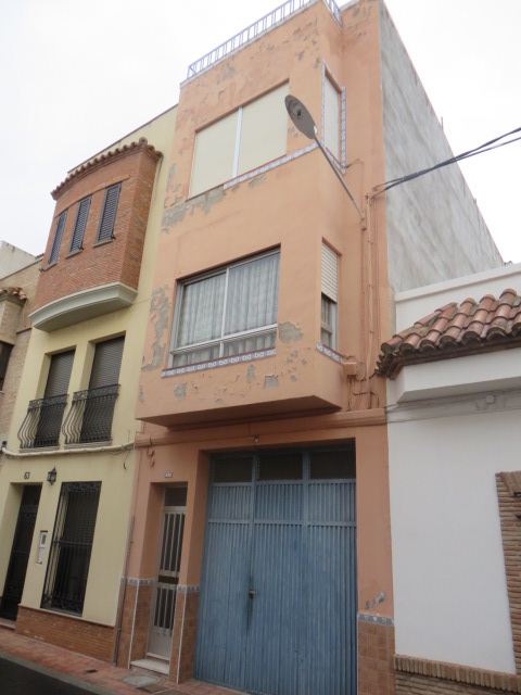 Fachada de Garaje