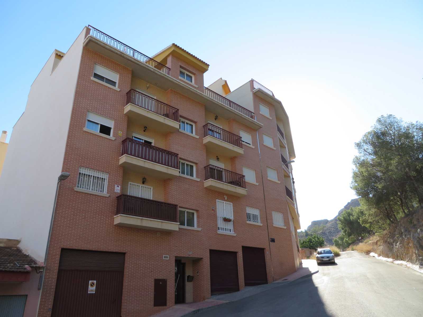 Fachada de Garaje