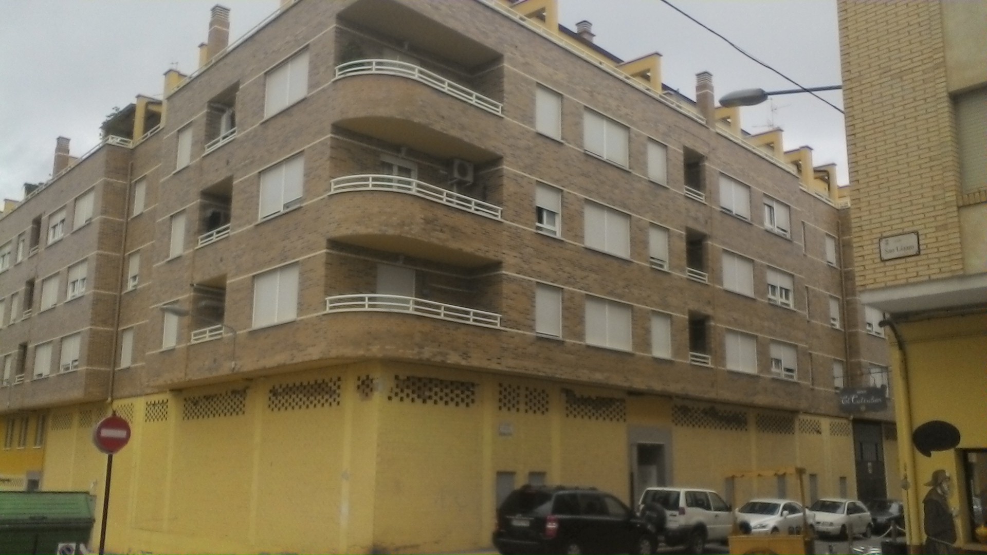 Fachada de Garaje