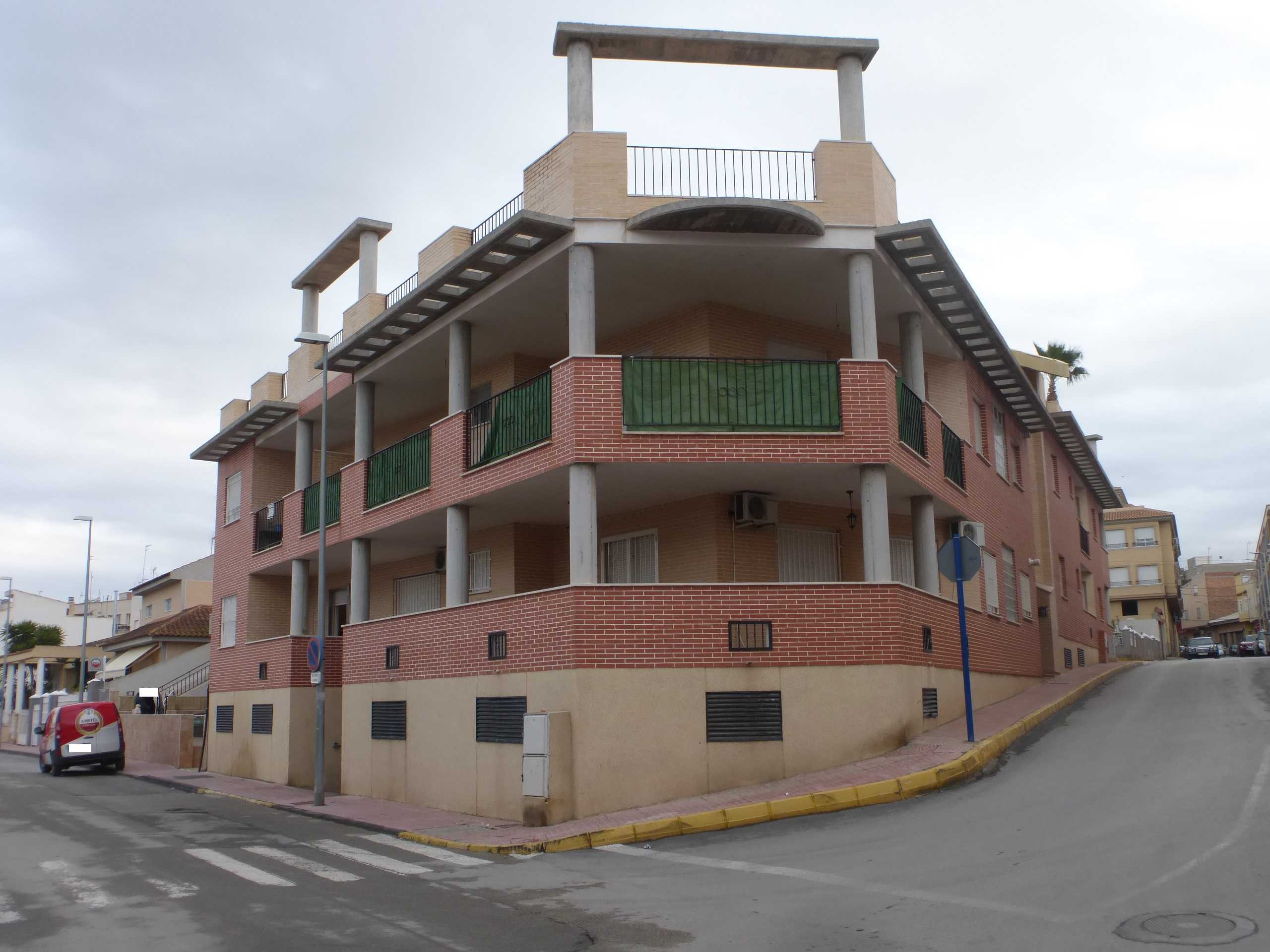 Fachada de Garaje