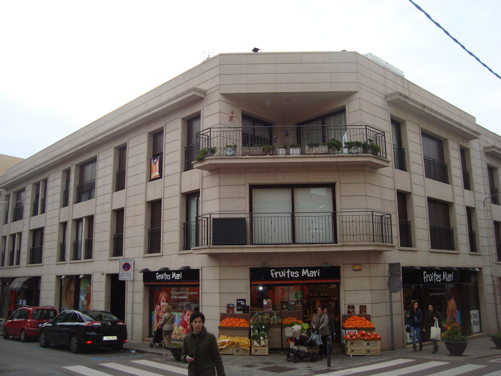 Fachada de Garaje
