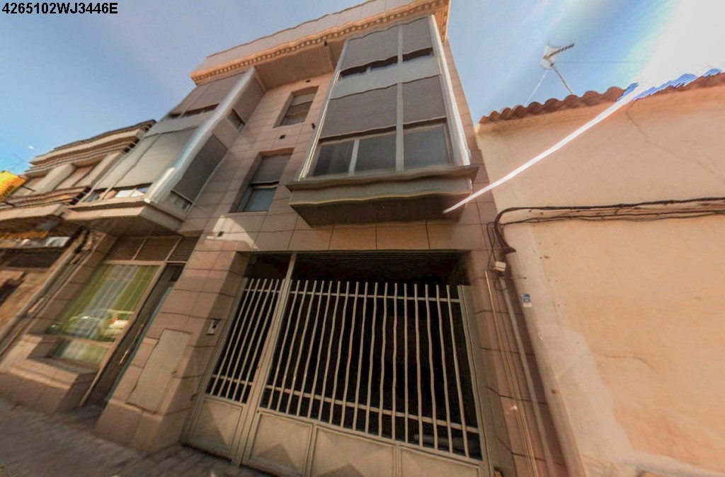 Fachada de Garaje