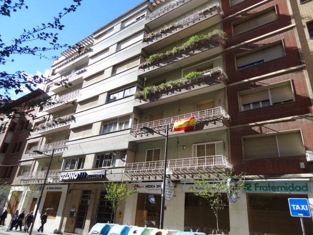 Fachada de Garaje