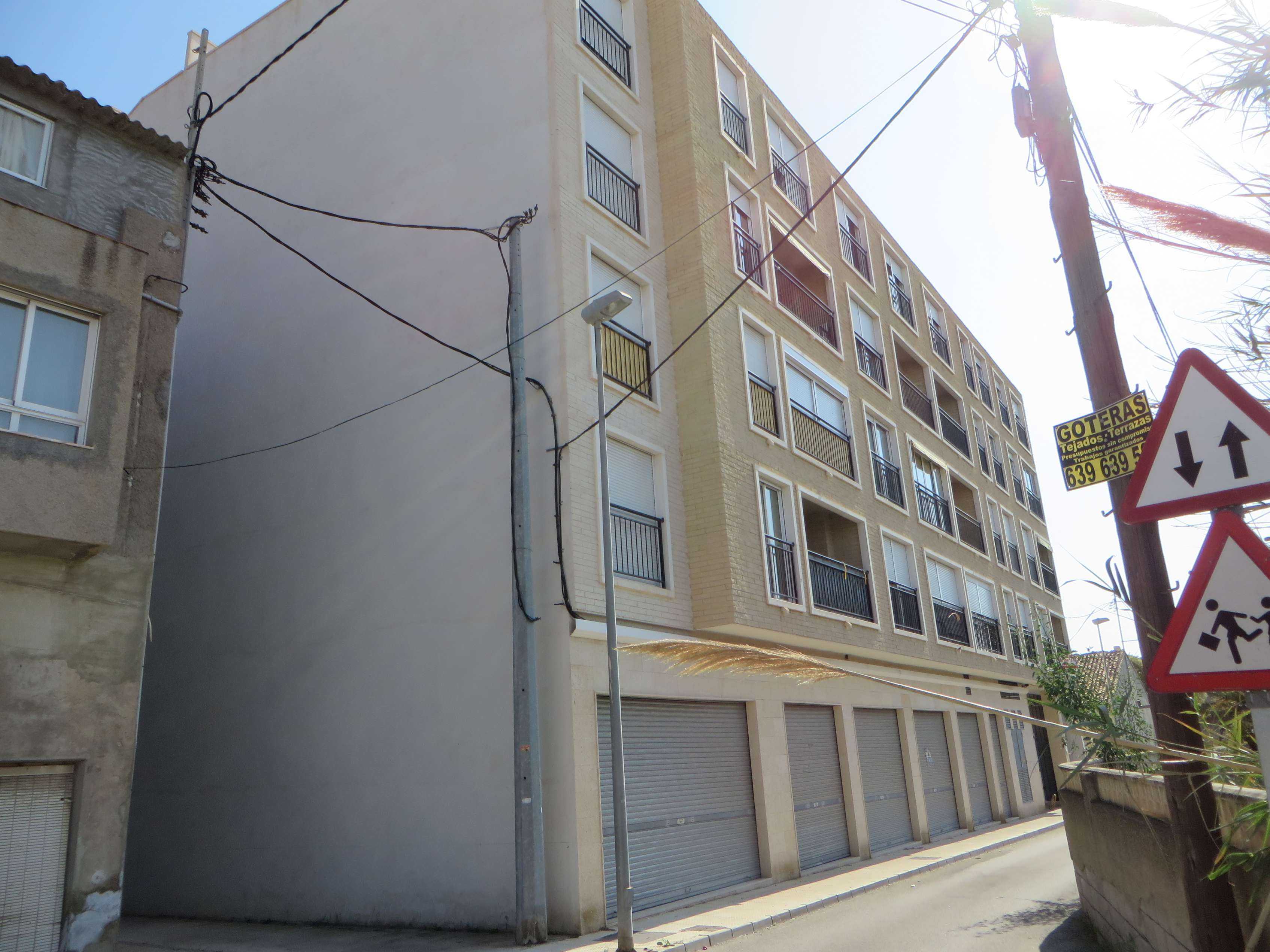 Fachada de Garaje