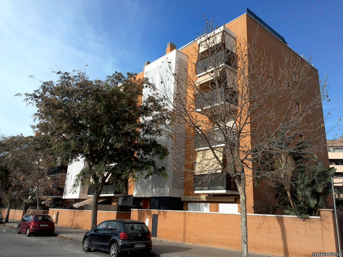 Fachada de Garaje