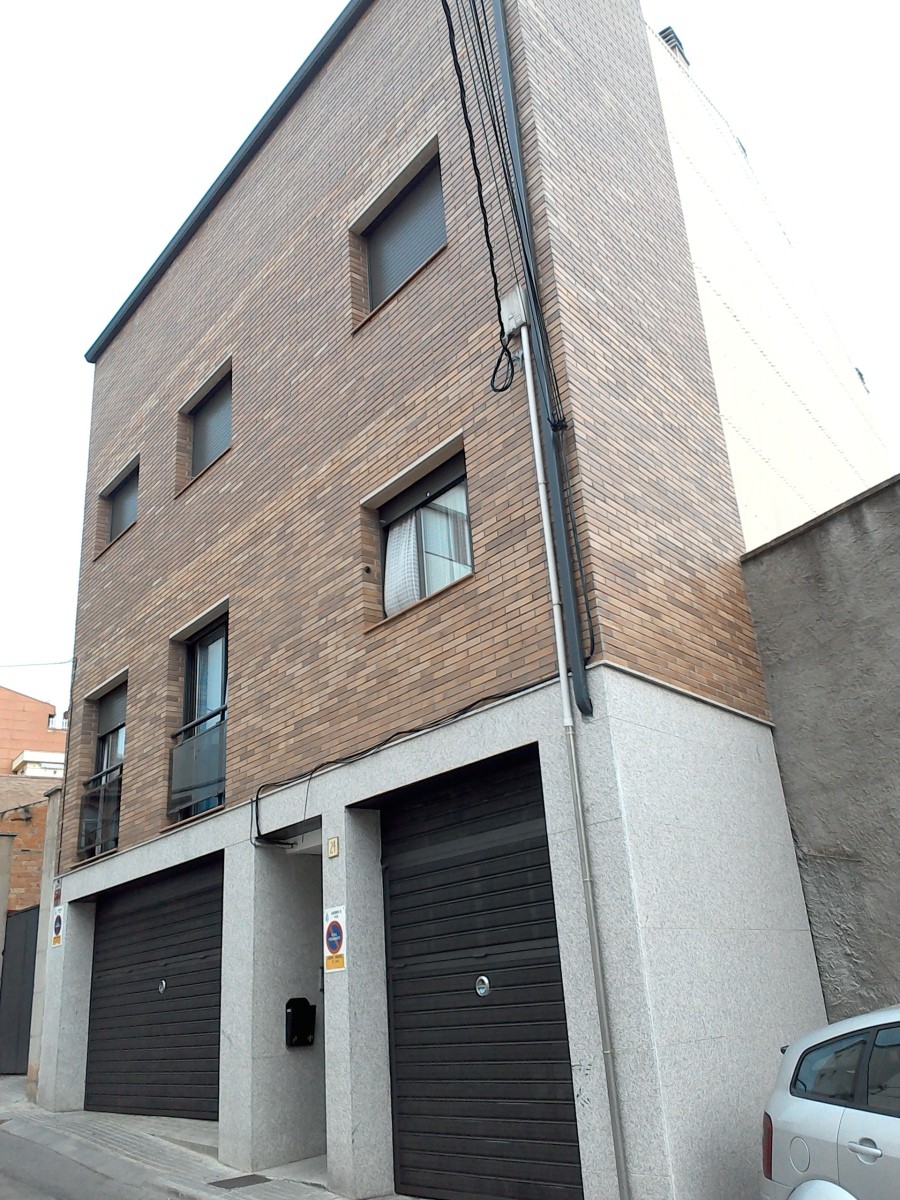 Fachada de Garaje