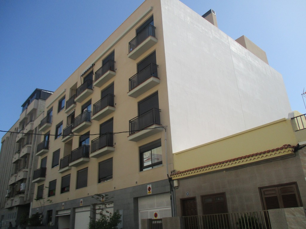 Fachada de Garaje