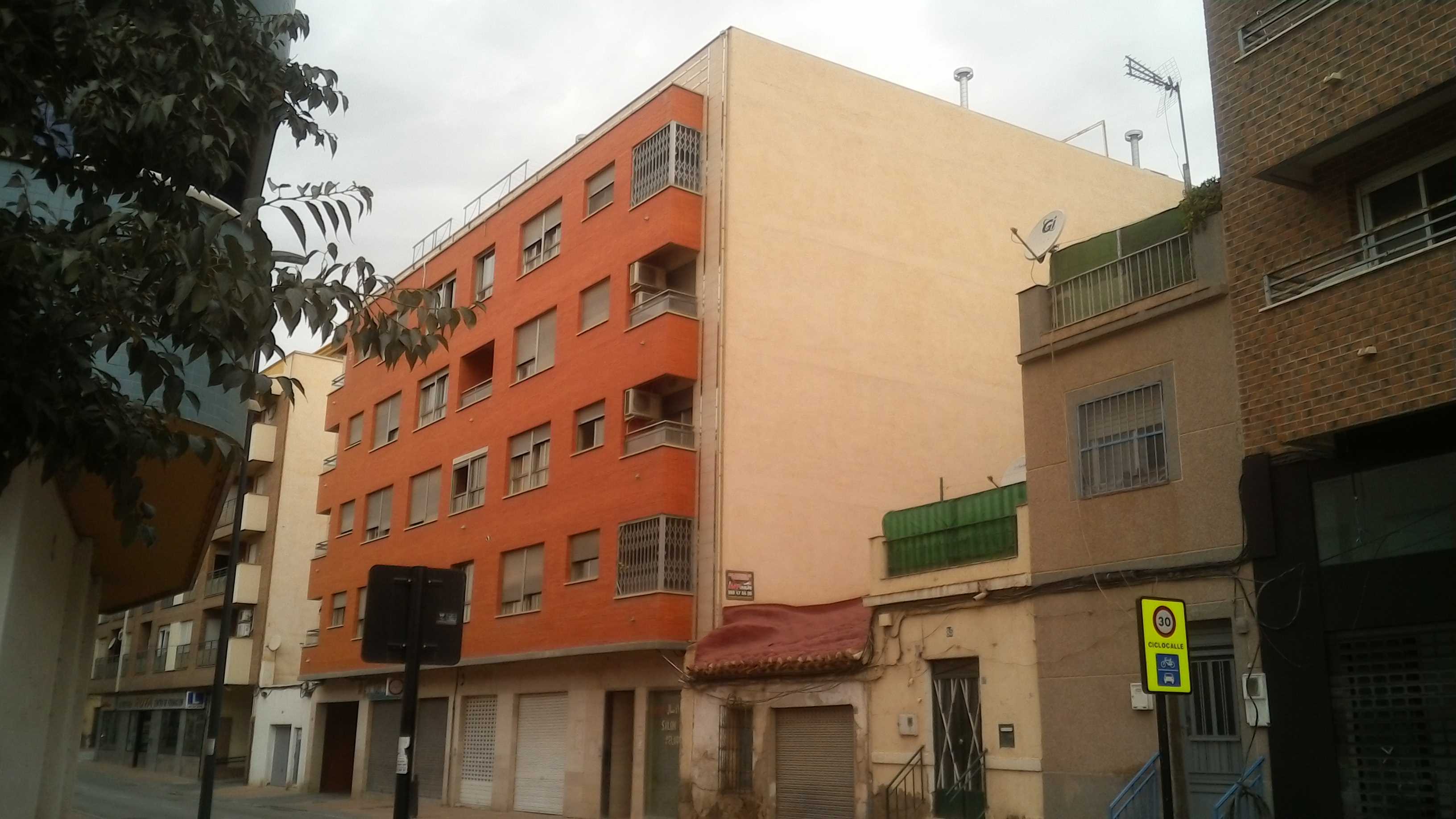 Fachada de Garaje
