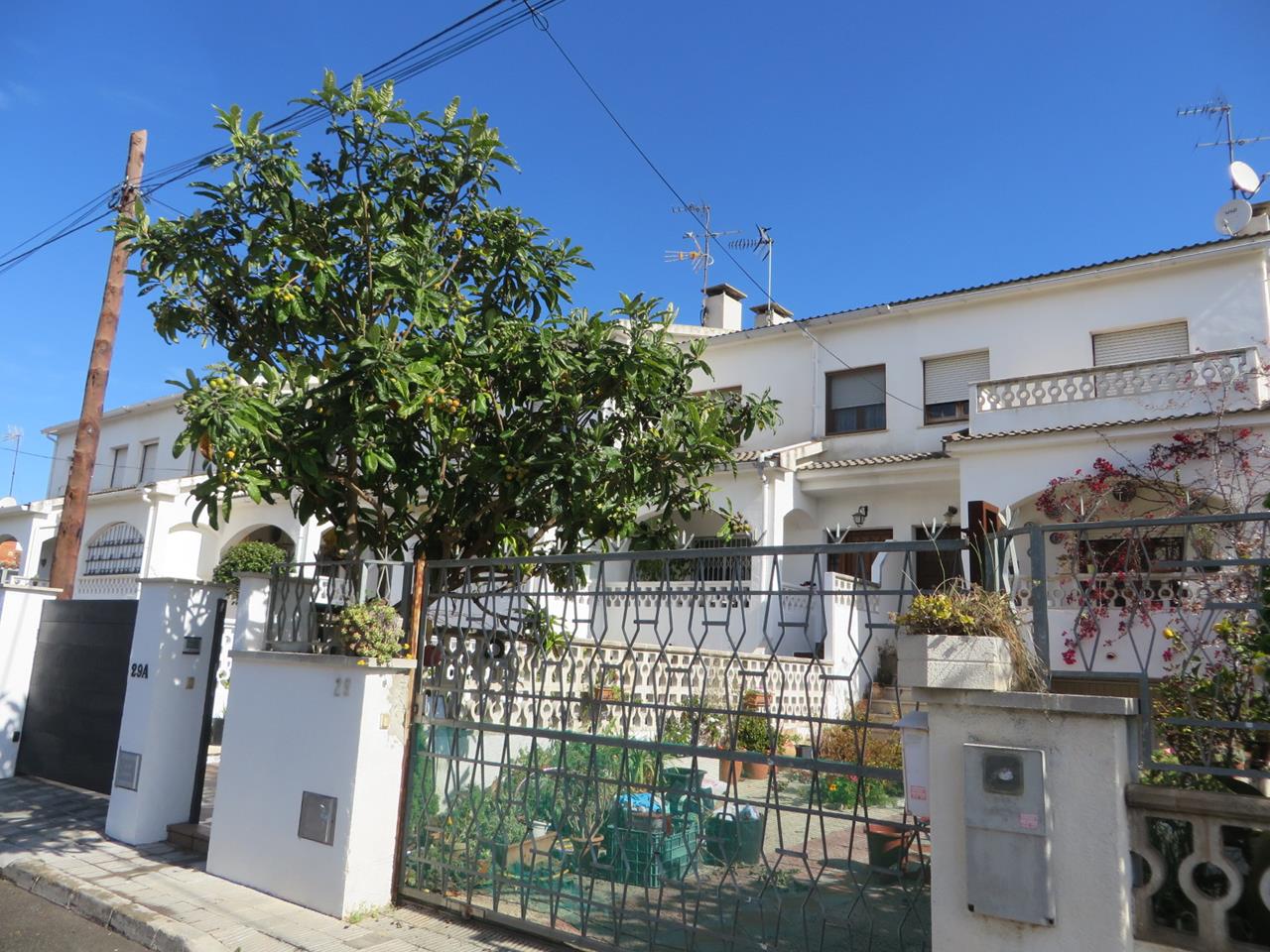 Fachada de Garaje