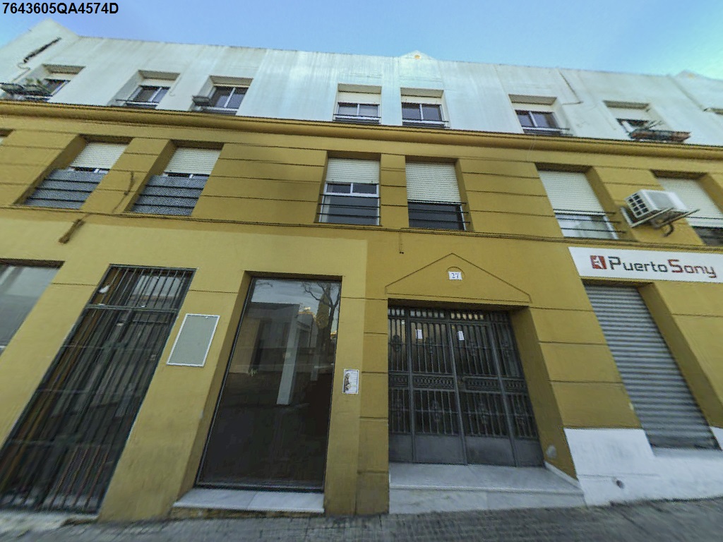 Fachada de Garaje