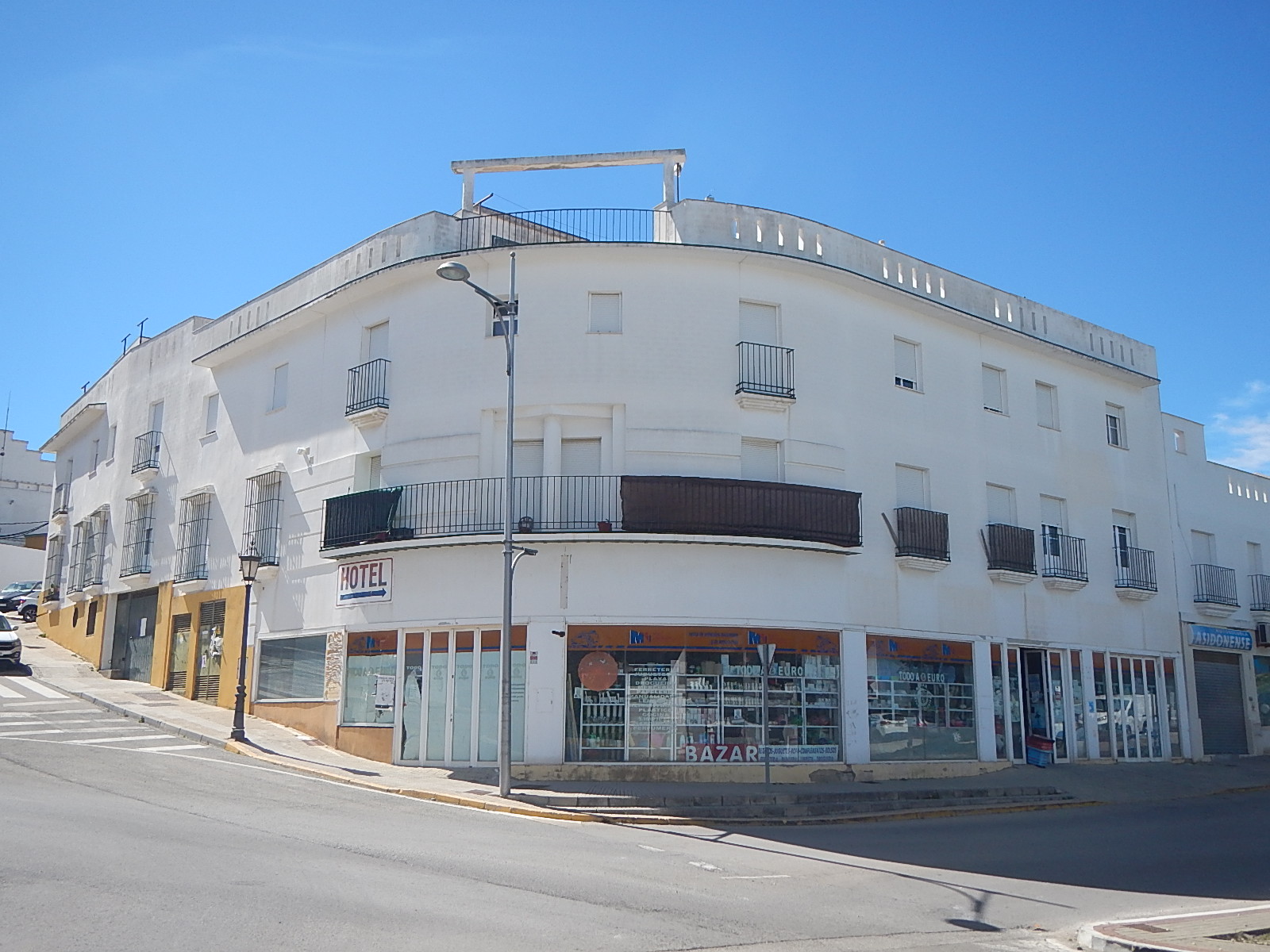 Fachada de Garaje