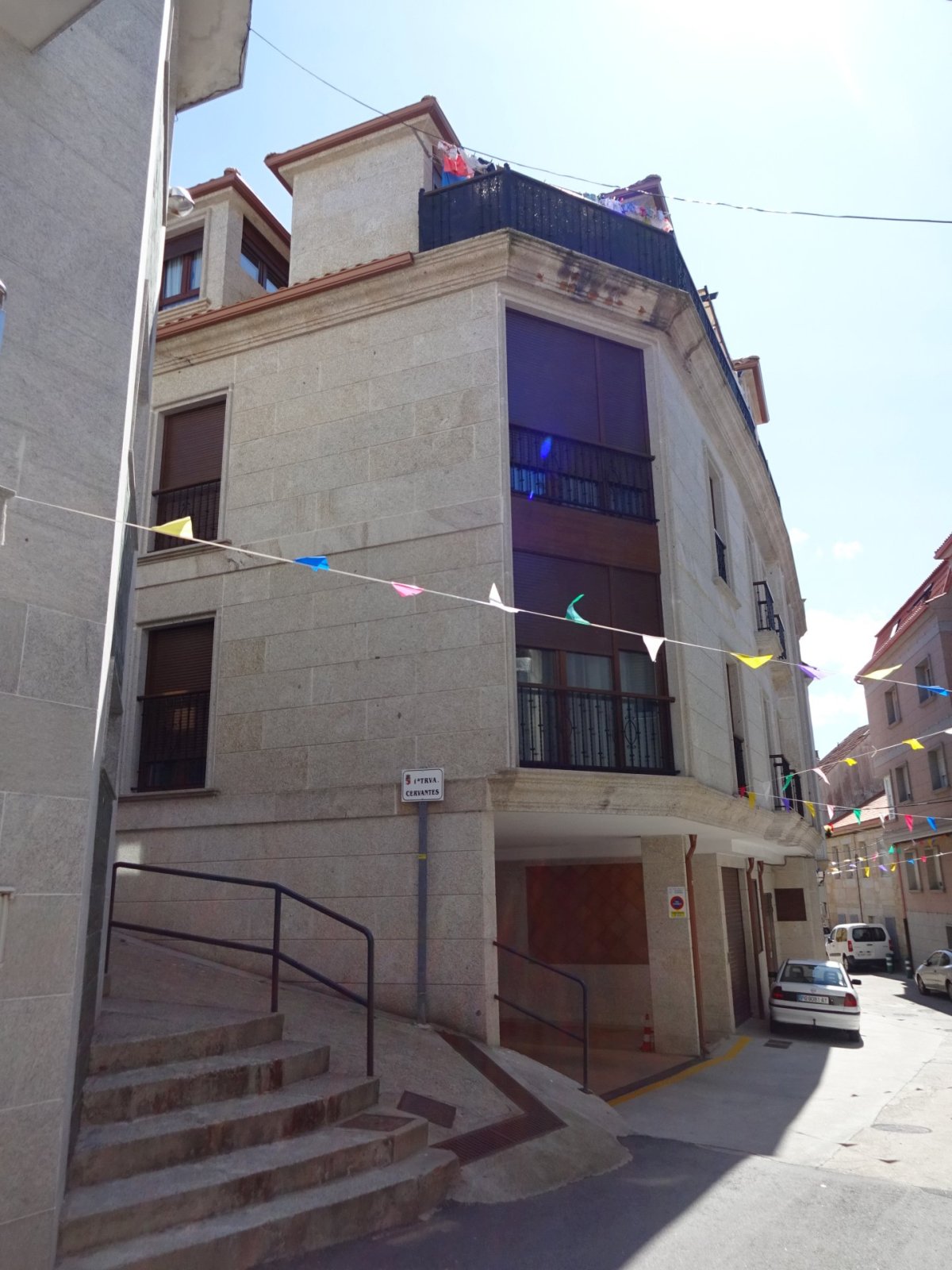 Fachada de Garaje