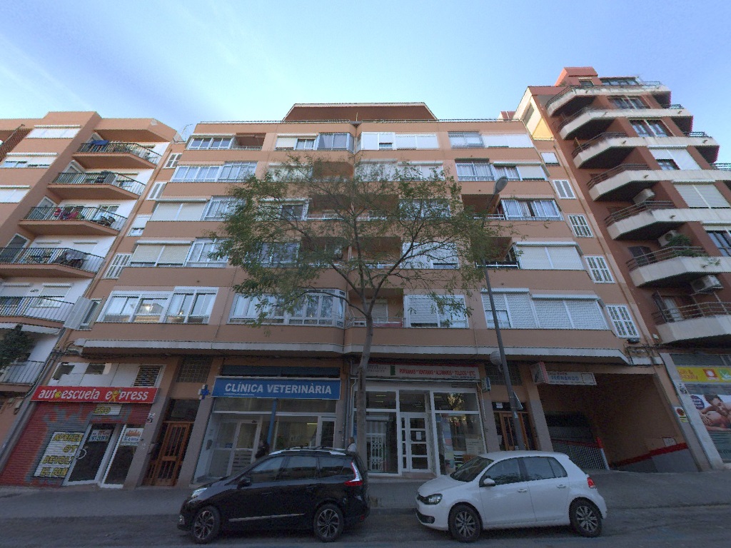 Fachada de Garaje