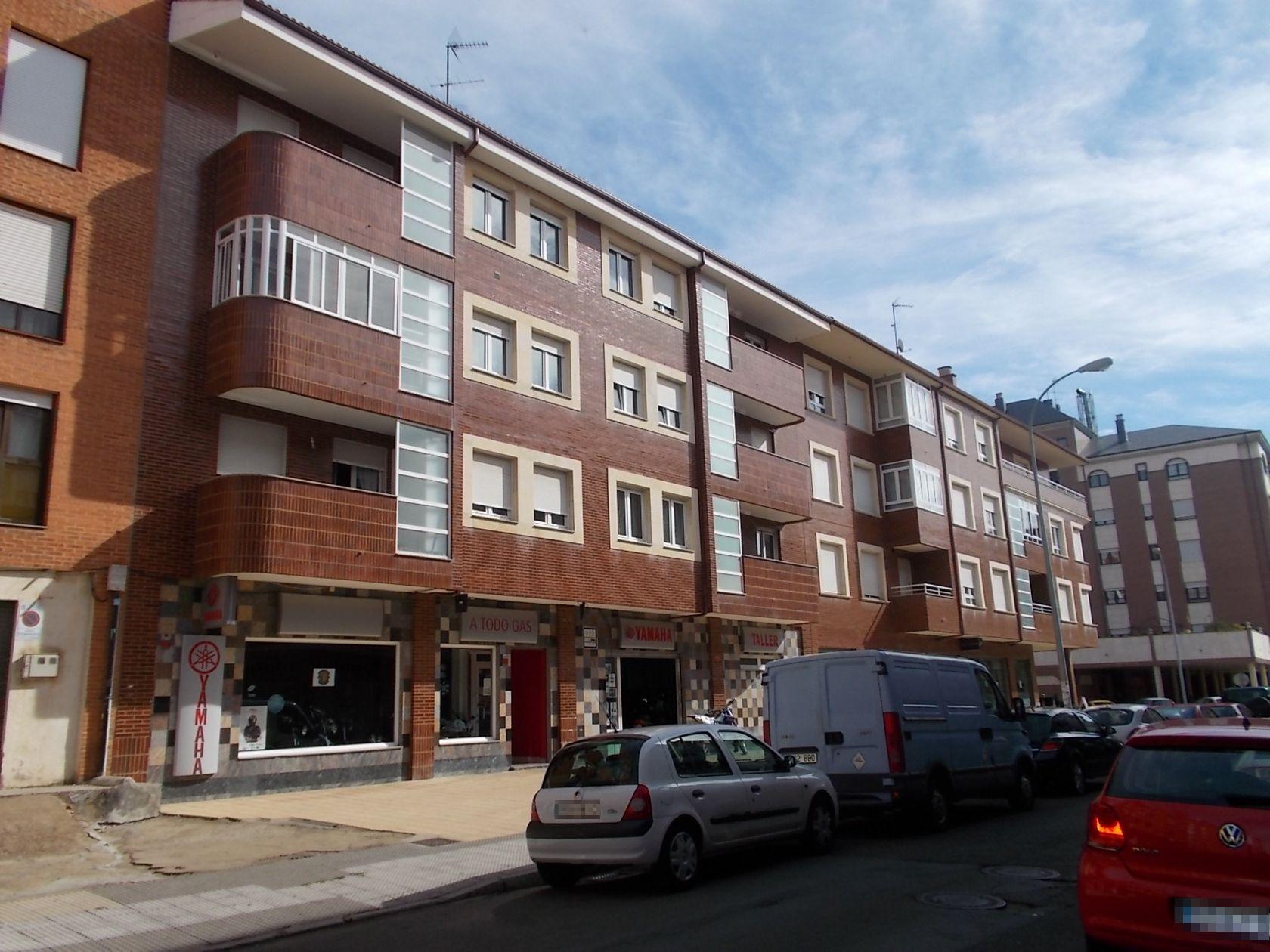 Fachada de Garaje