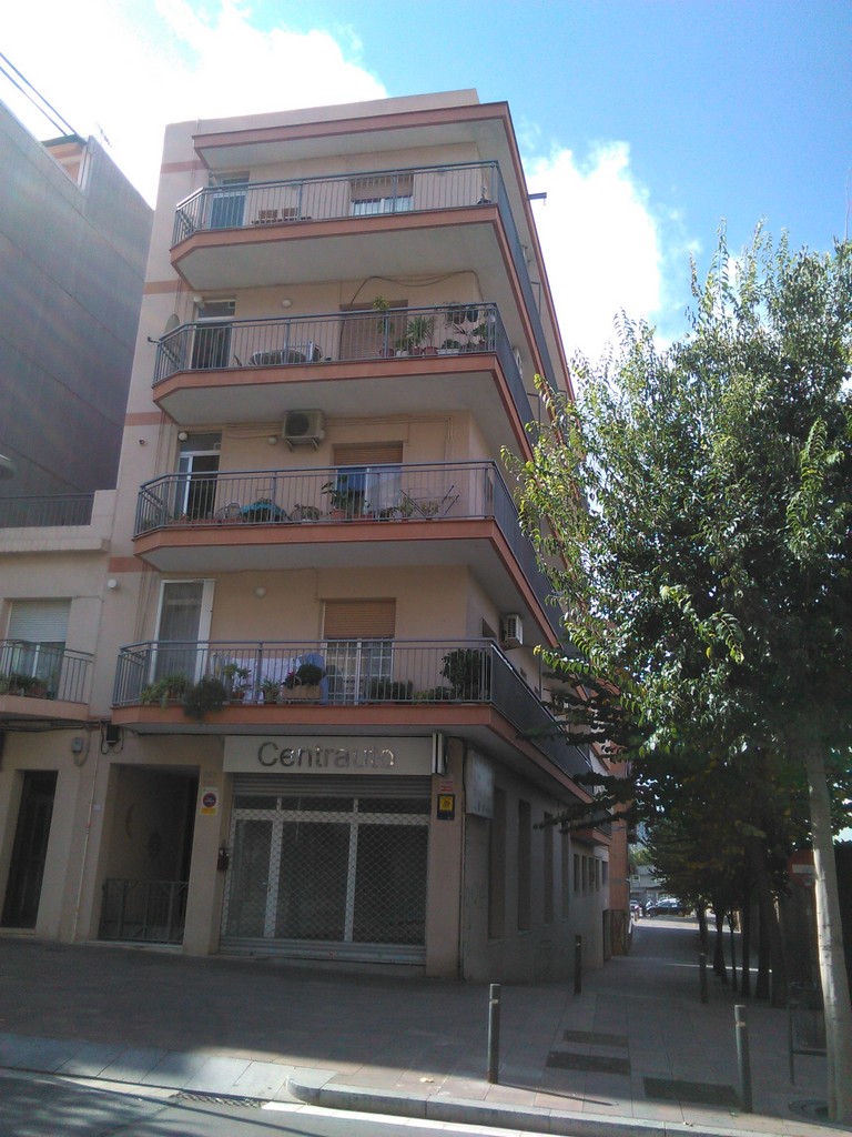 Fachada de Garaje